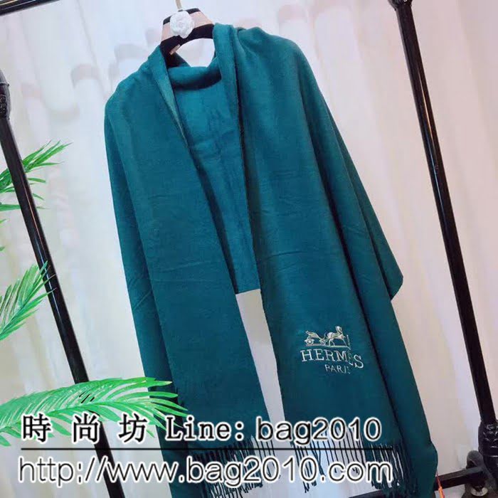 HERMES愛馬仕2018年度爆款 新款Hermès淨色刺繡圍巾 LLWJ6727